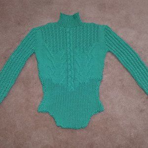 hand knoit sweater